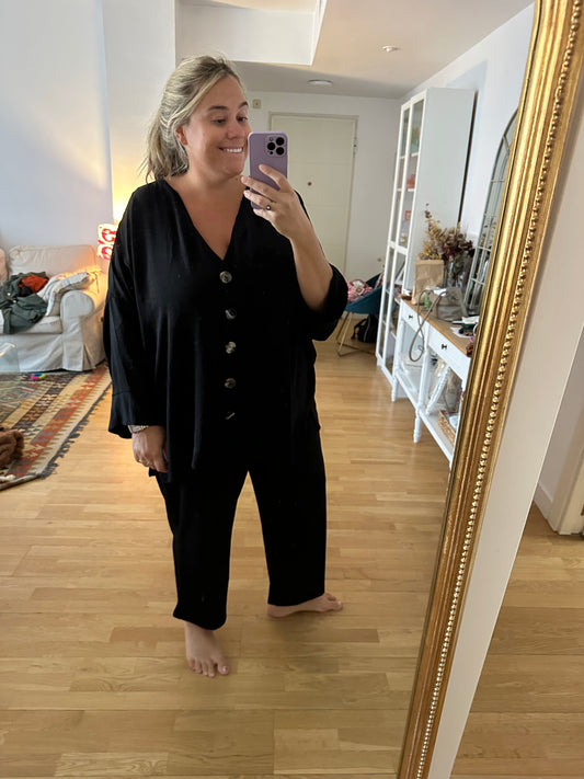 BUGANVILIA. Blusa negra botones T.3xl