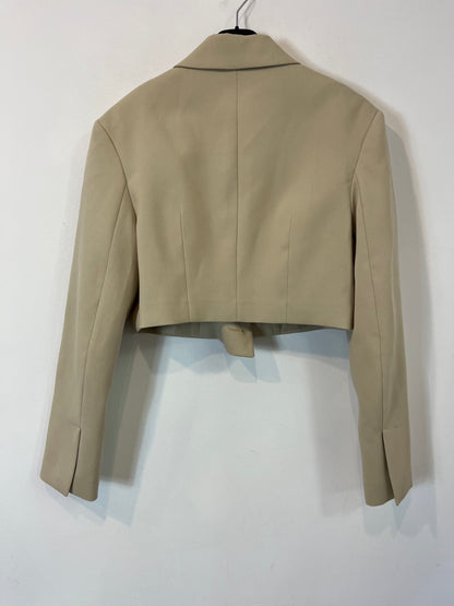 BERSHKA. Blazer corta beige T.s