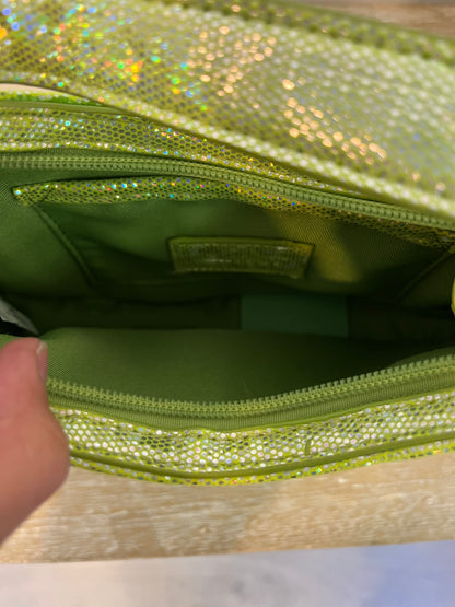 OTRAS. Bolso verde brillos