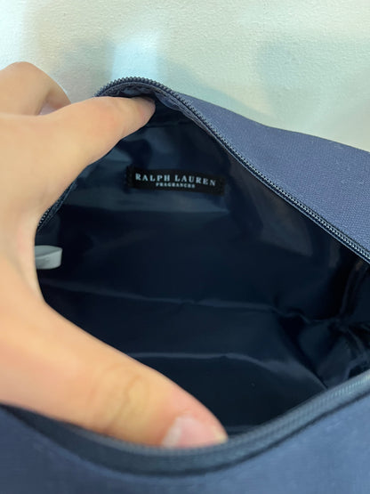 POLO RALPH LAUREN. Neceser azul letras