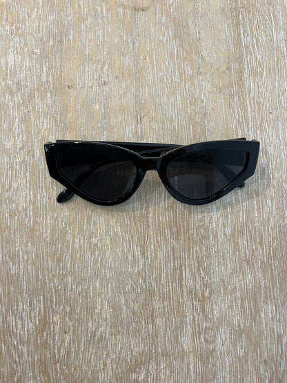 H&M. gafas de sol negras nacar