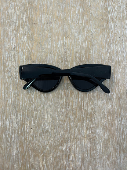 H&M. gafas de sol negras nacar