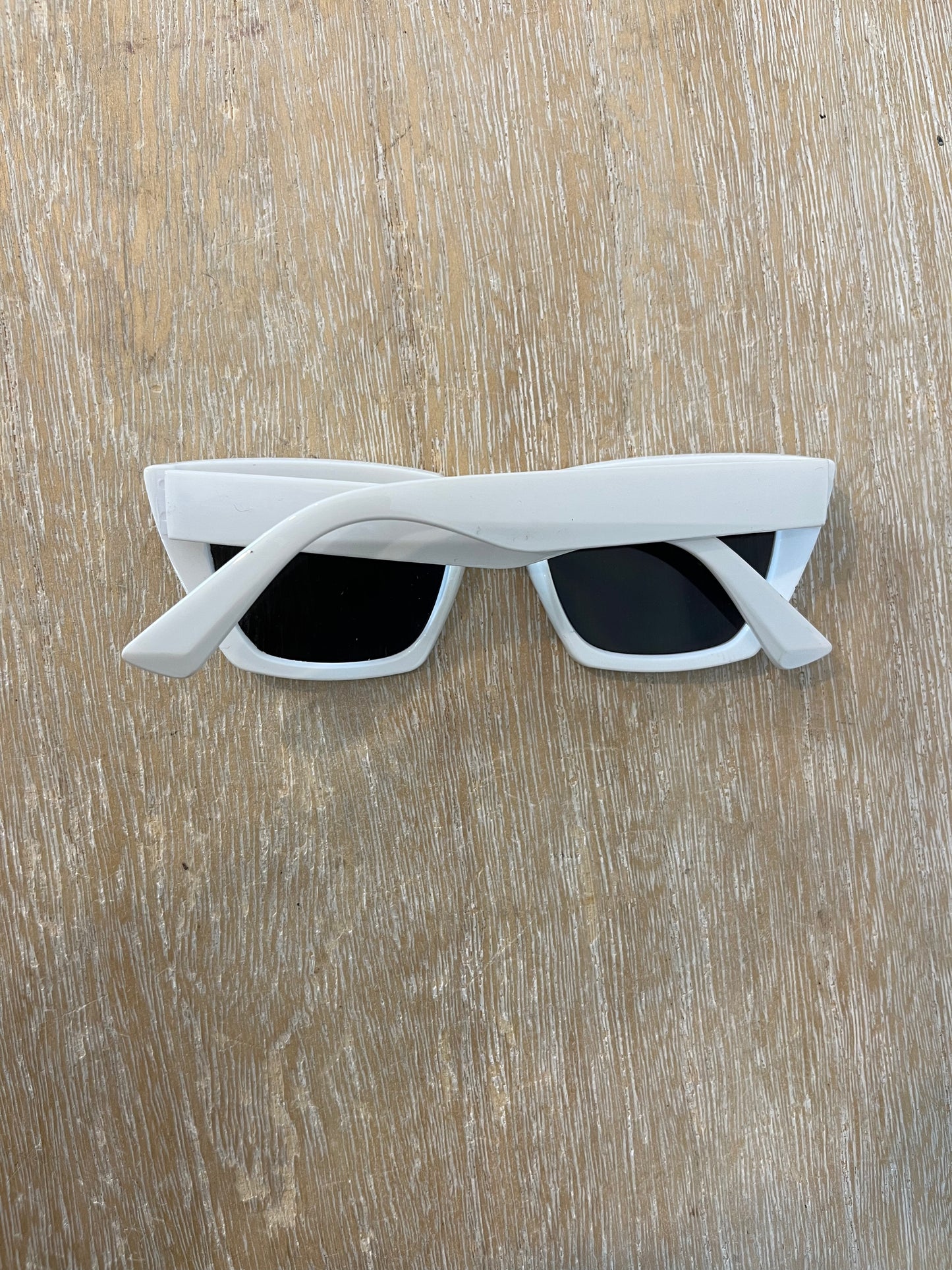 MANGO. Gafas de sol blancas