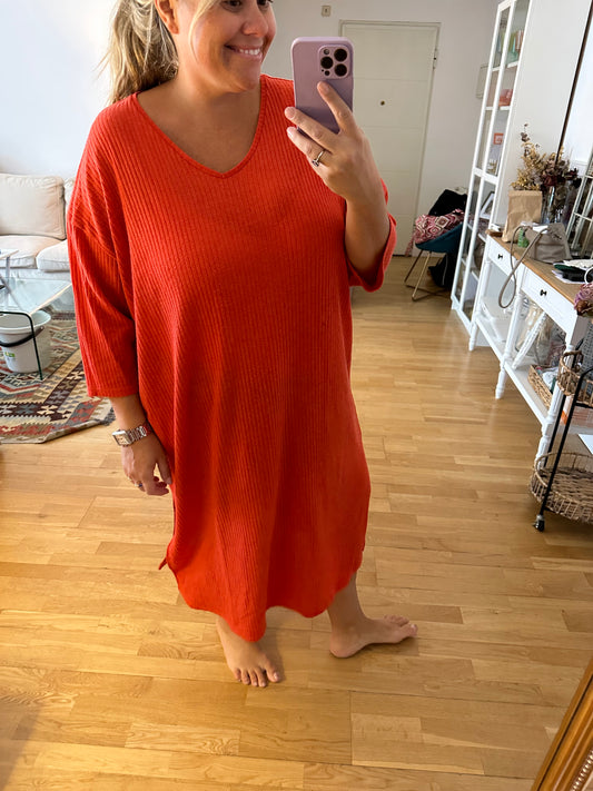 BUGANVILIA. Red ribbed dress Tu (3xl)