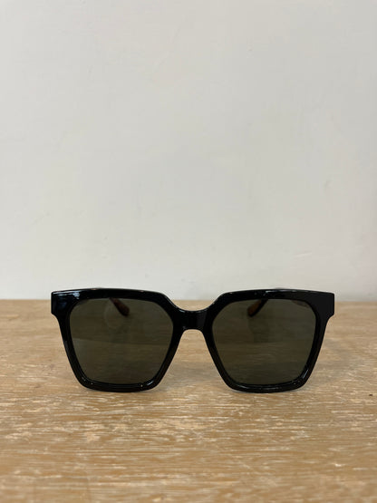 MELLER. Gafas de sol patilla nácar