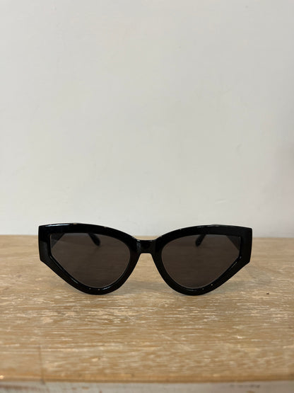 H&M. gafas de sol negras nacar