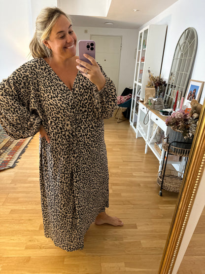 ASOS. Printed maxi dress size 54