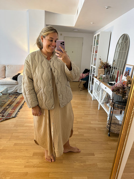 H&amp;M. Light beige feathers T.xxl