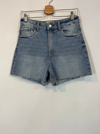 NEW LOOK. Denim short . T 38