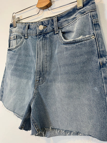 NEW LOOK. Denim short . T 38