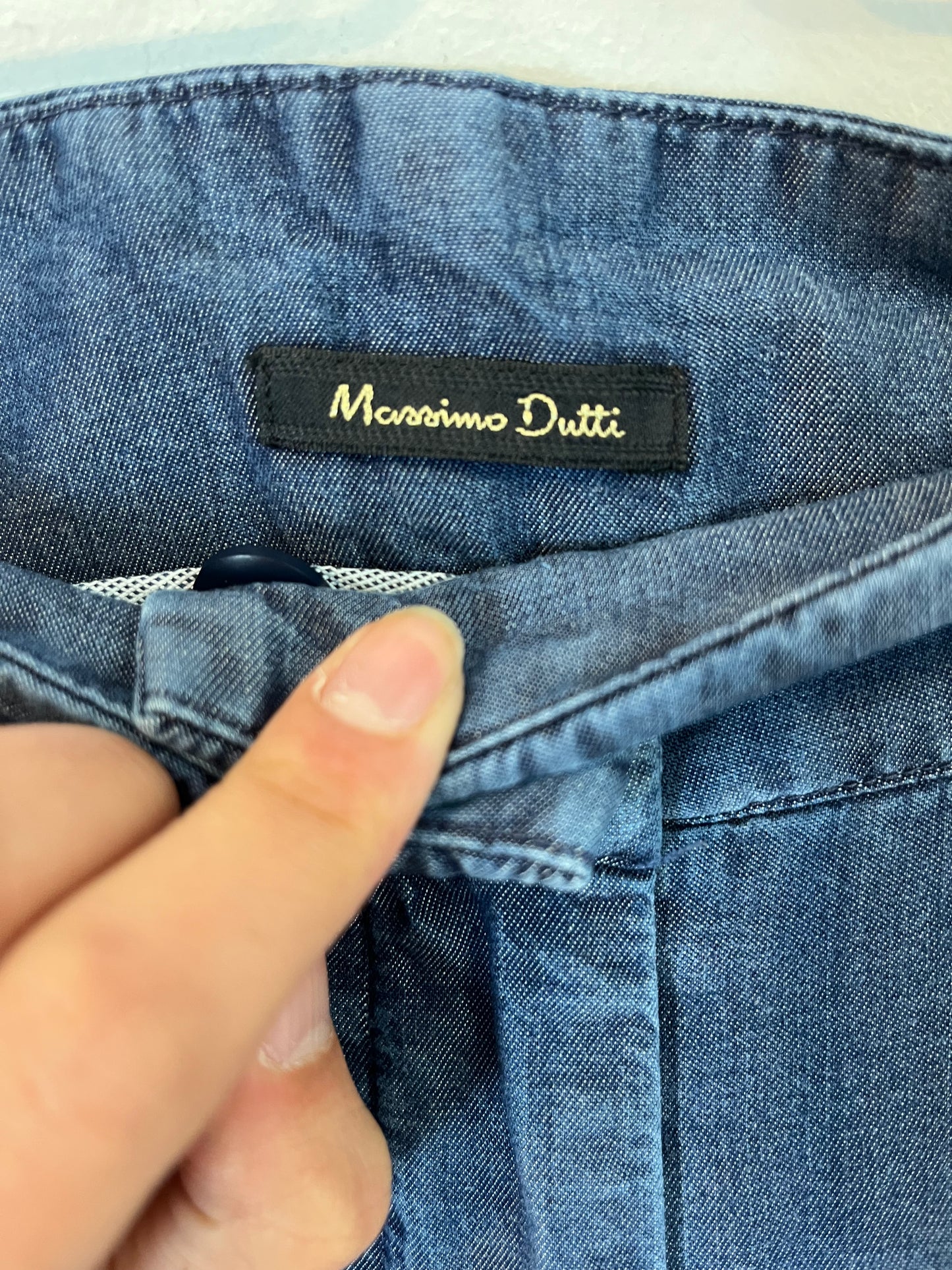 MASSIMO DUTTI. Bermuda denim fluido. T 38