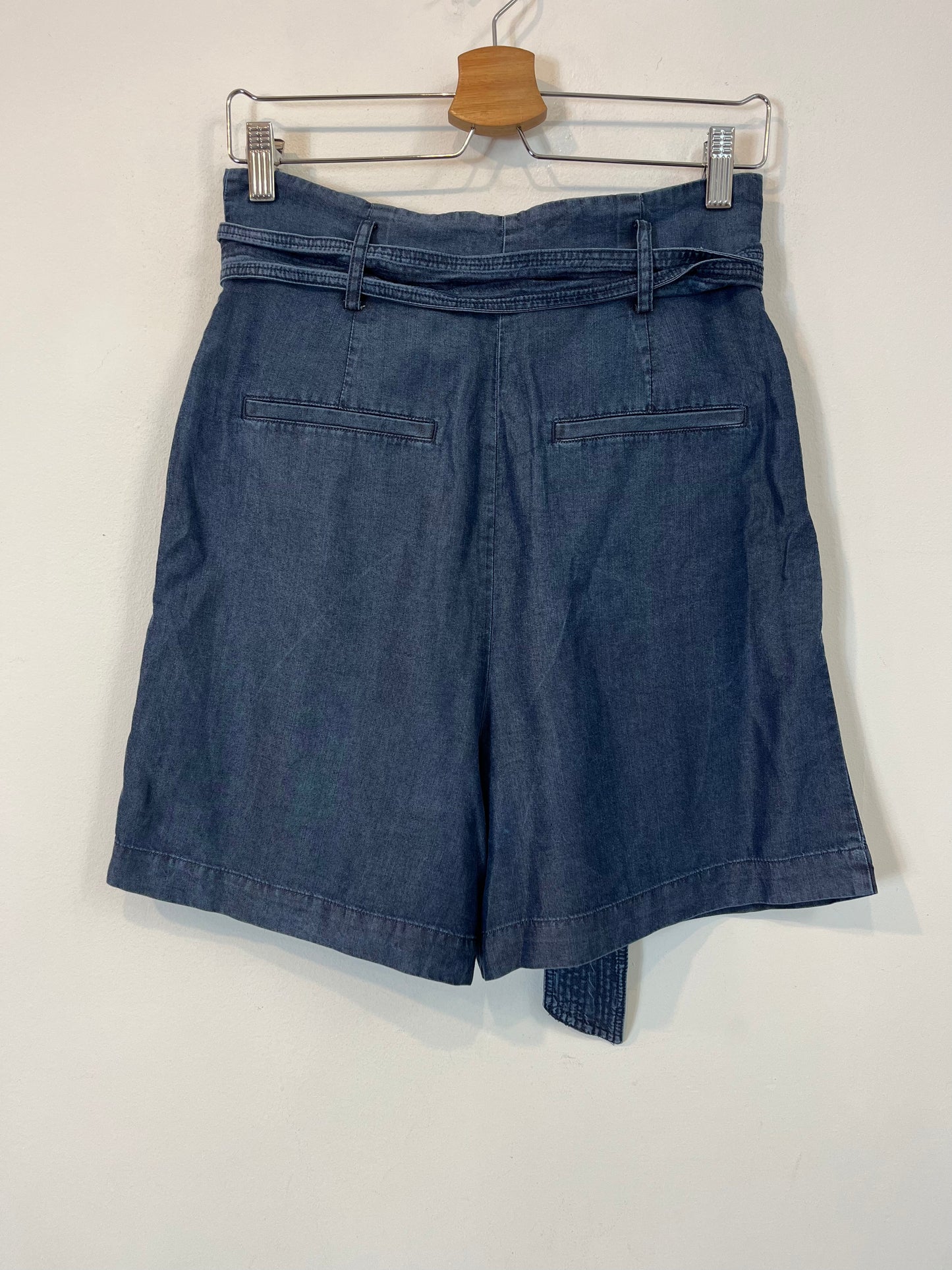 MASSIMO DUTTI. Bermuda denim fluido. T 38