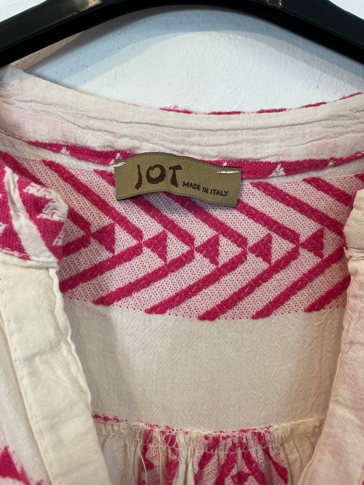 JOT. Vestido detalles bordado rosa. T M