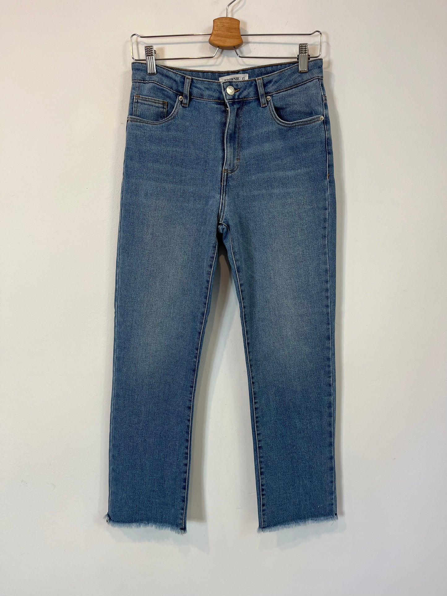 BROWNIE. Pantalón recto denim. T XS/S