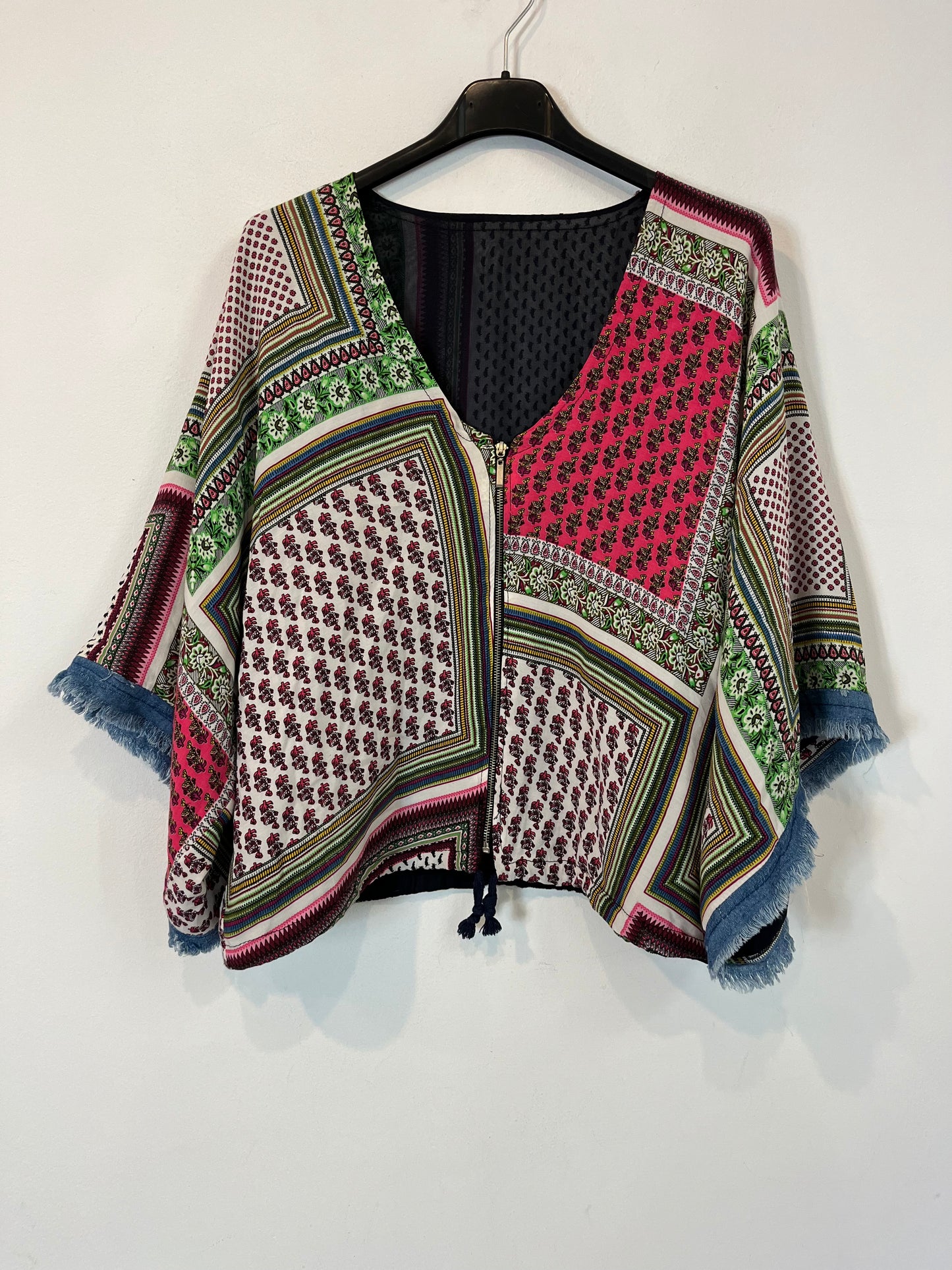 OTRAS. Top/chaqueta cremallera multi estampado. T M