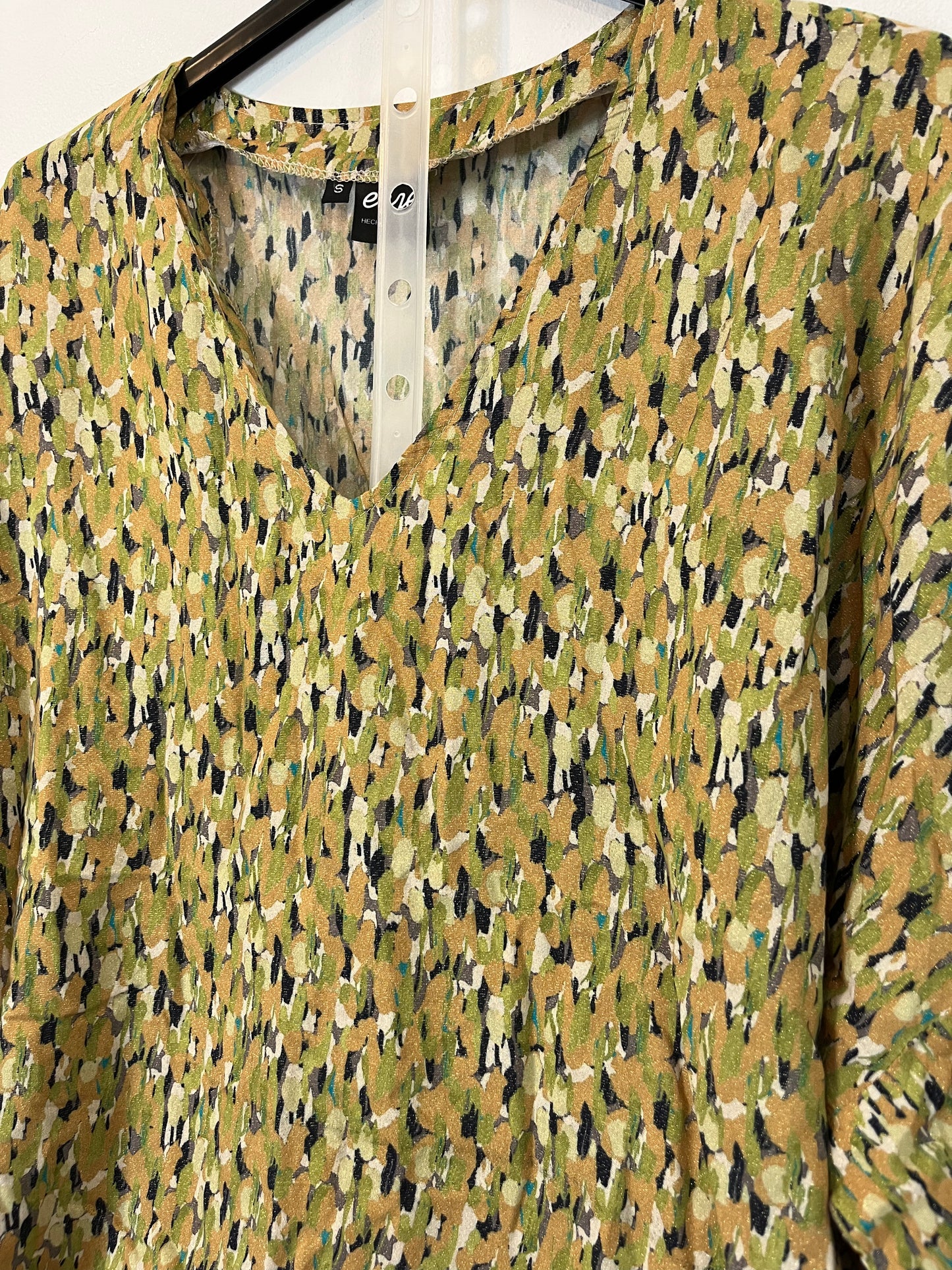 ERRE. Conjunto blusa pantalón estampado. T S/M