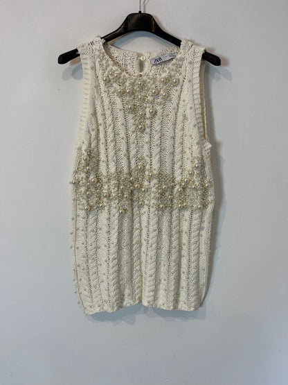ZARA. Knit top with pearl detail. TS