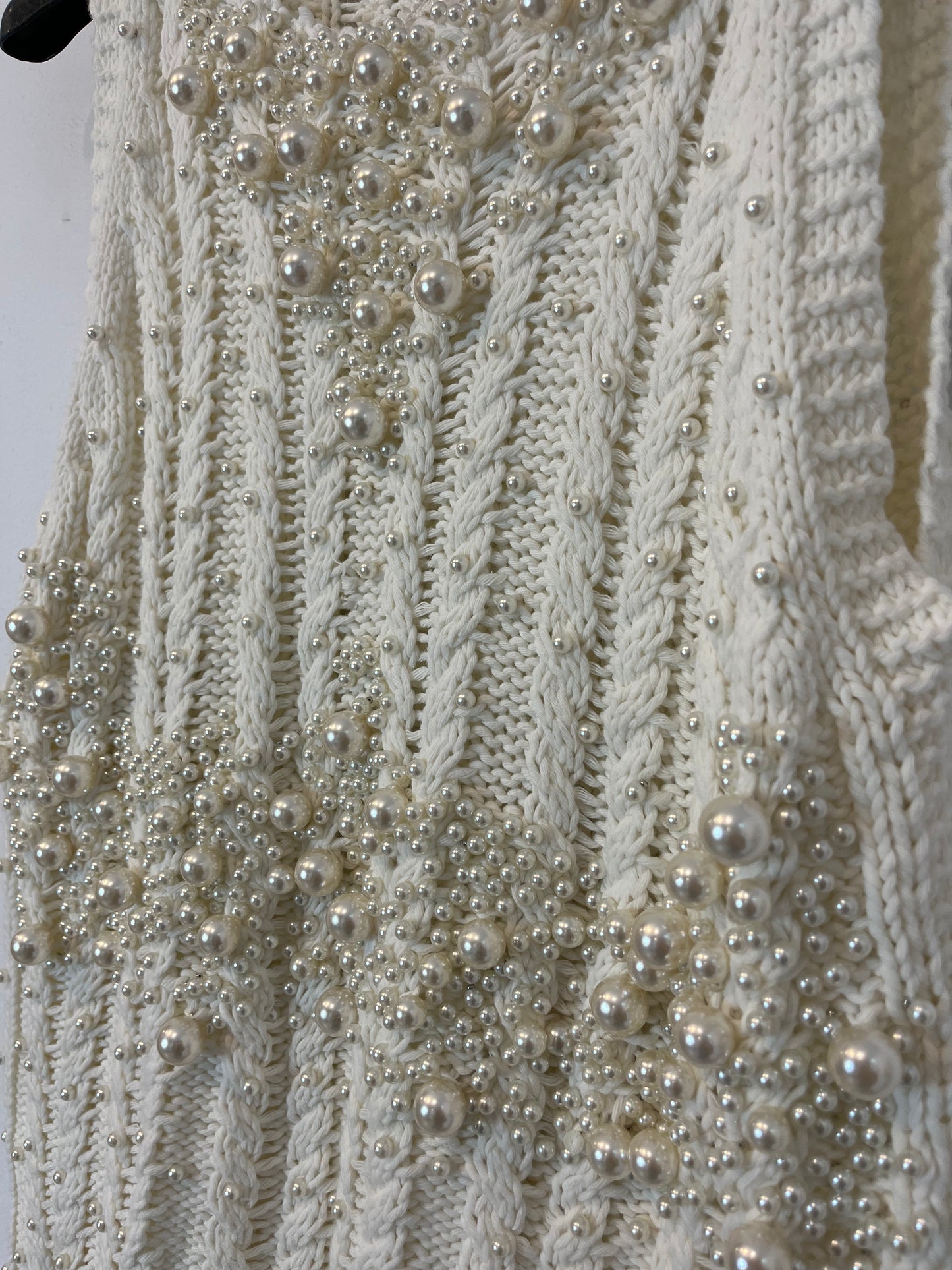 ZARA. Knit top with pearl detail. TS