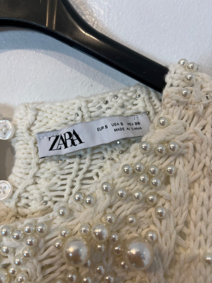 ZARA. Knit top with pearl detail. TS