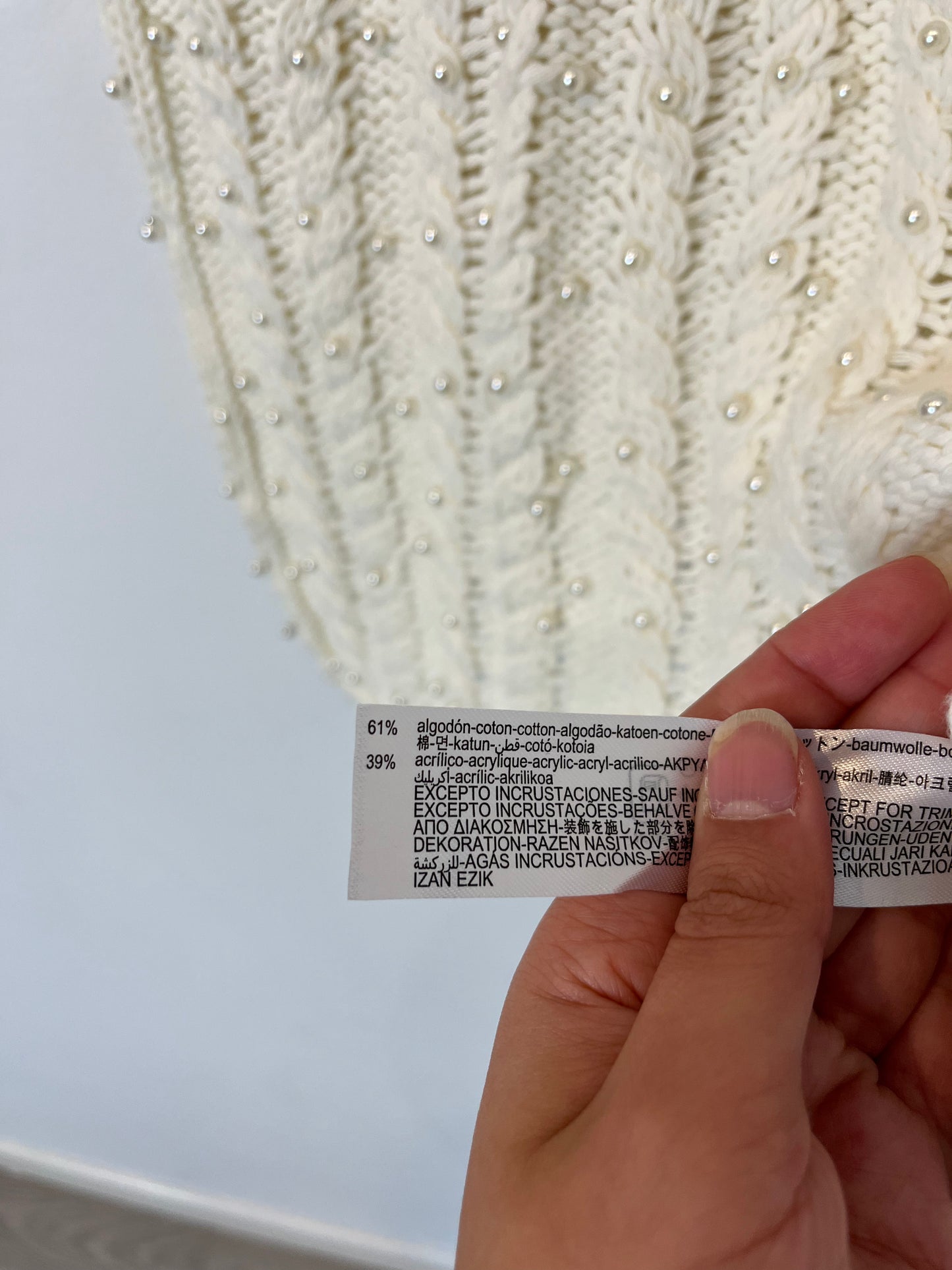 ZARA. Knit top with pearl detail. TS