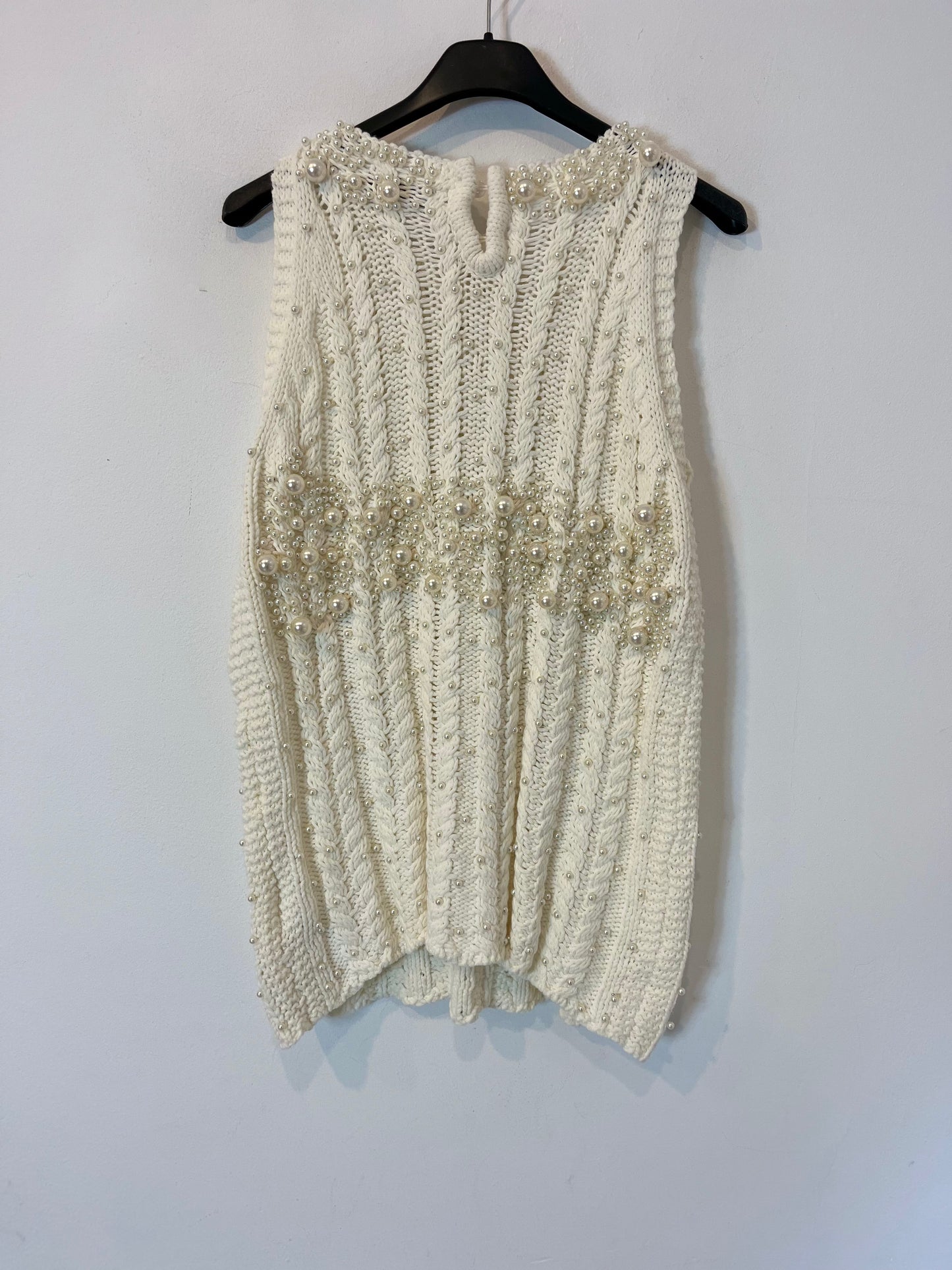 ZARA. Knit top with pearl detail. TS