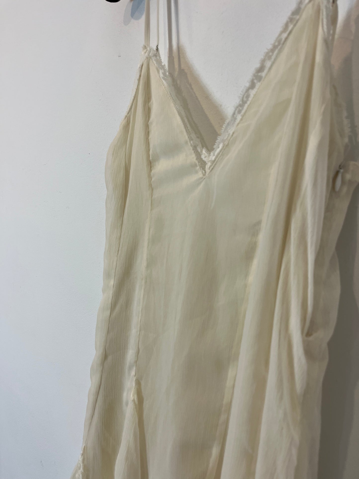 ZARA. Vestido corto gasa y encaje. T S
