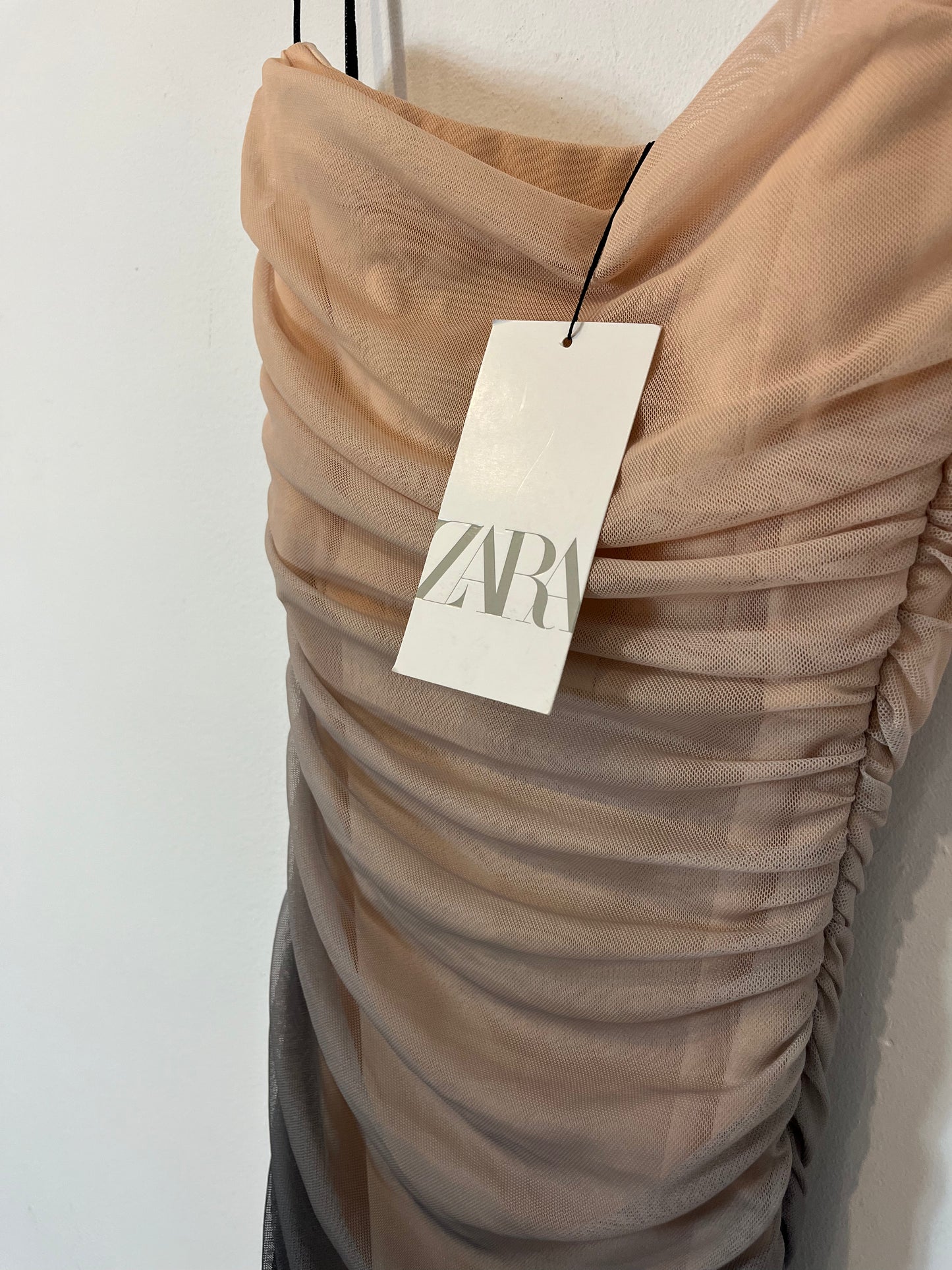 ZARA. Vestido midi tul elástico. T S