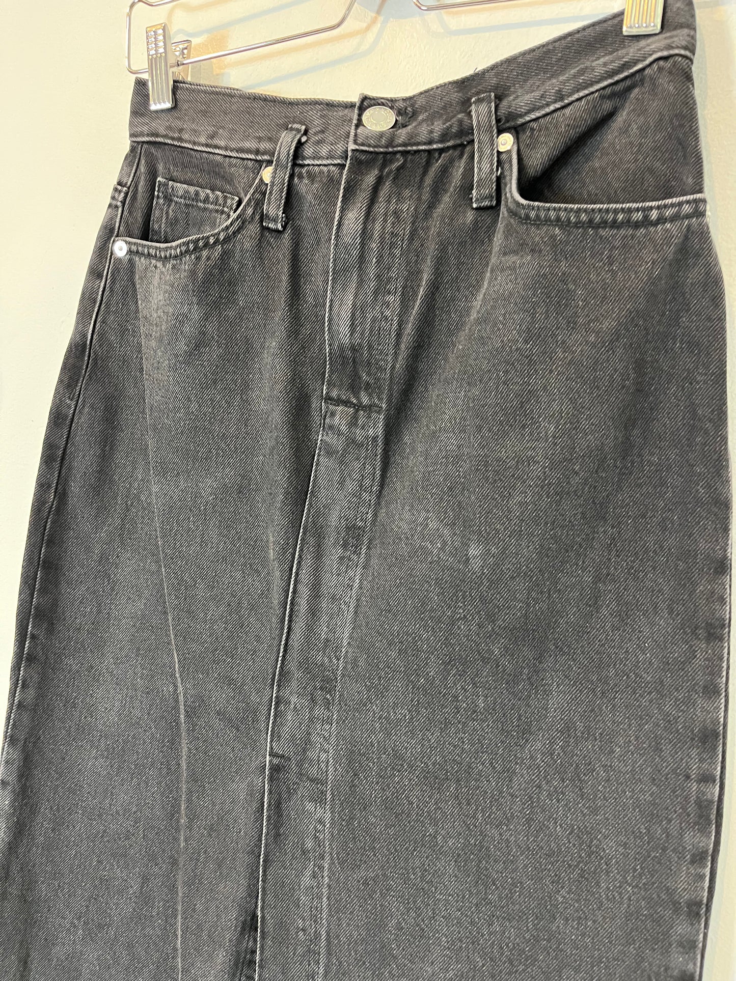 MANGO. Black denim midi skirt. T XS