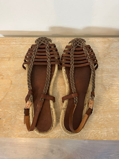 MALABABA. Sandalias piel detalle trenzado. T 38