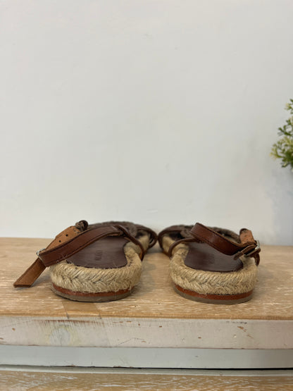 MALABABA. Sandalias piel detalle trenzado. T 38