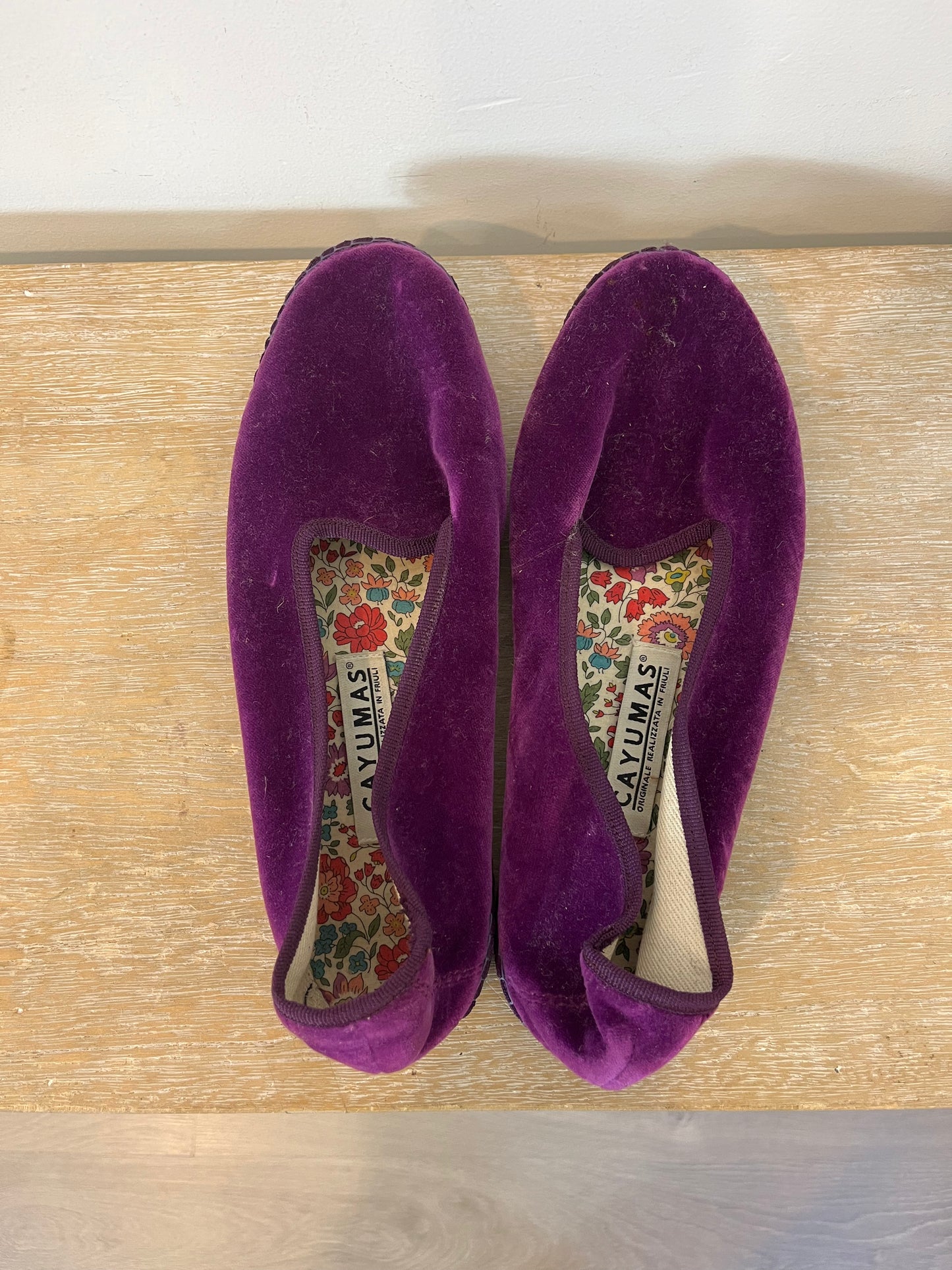 CAYUMAS. Bailarinas terciopelo moradas. T 38