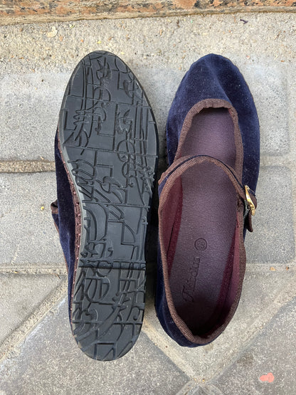 FLABELUS. Velvet blue Mary Janes. T 38