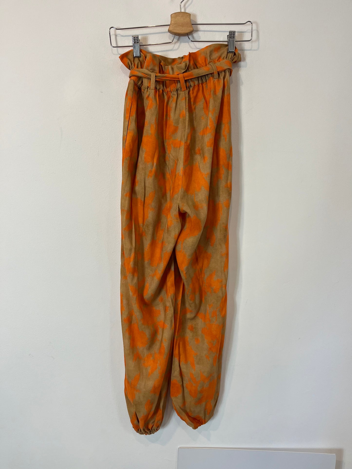 MAKSU. Two-tone fluid trousers Ts