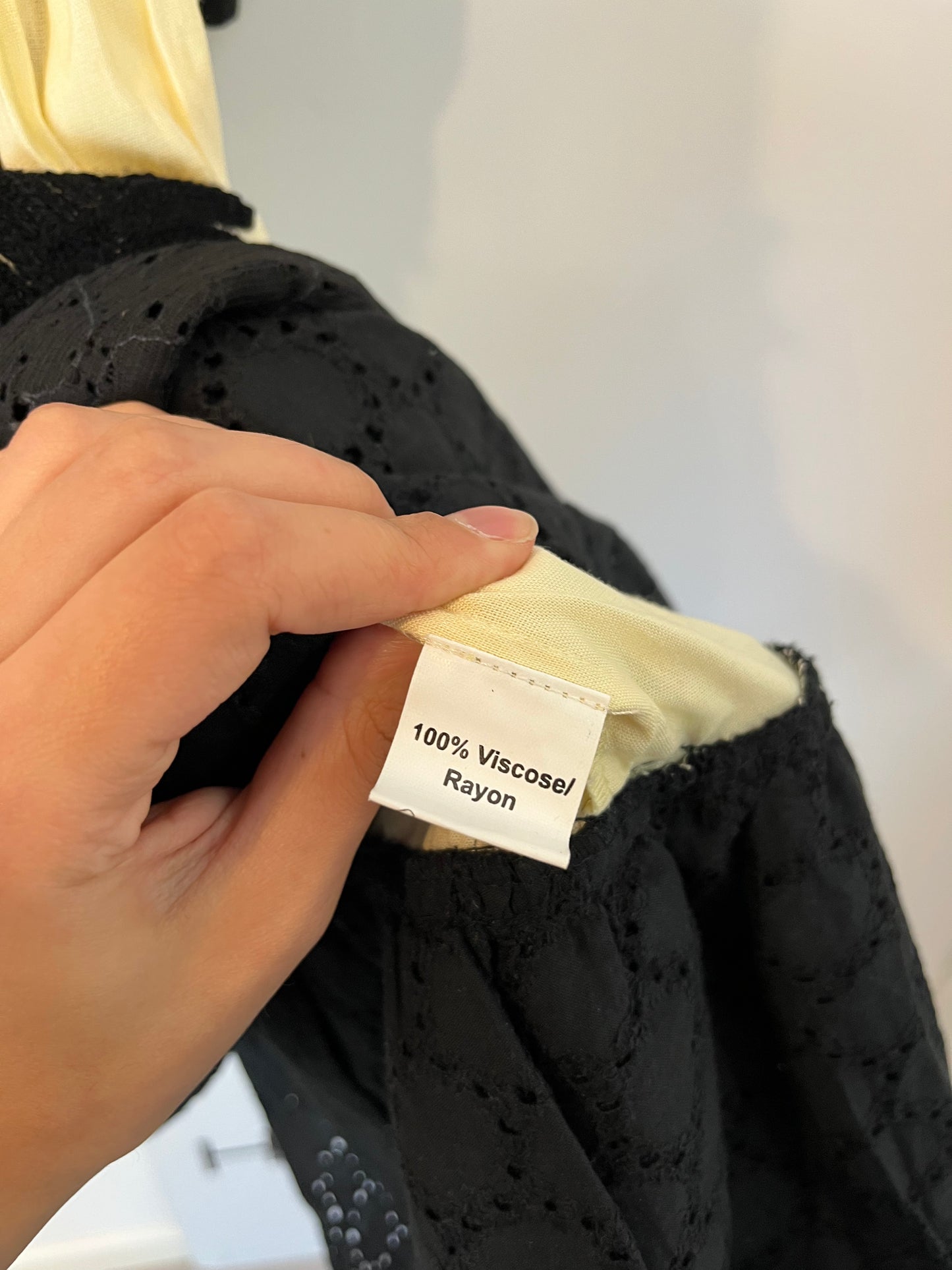 COOSY. Vestido beige bordado  T. S/M