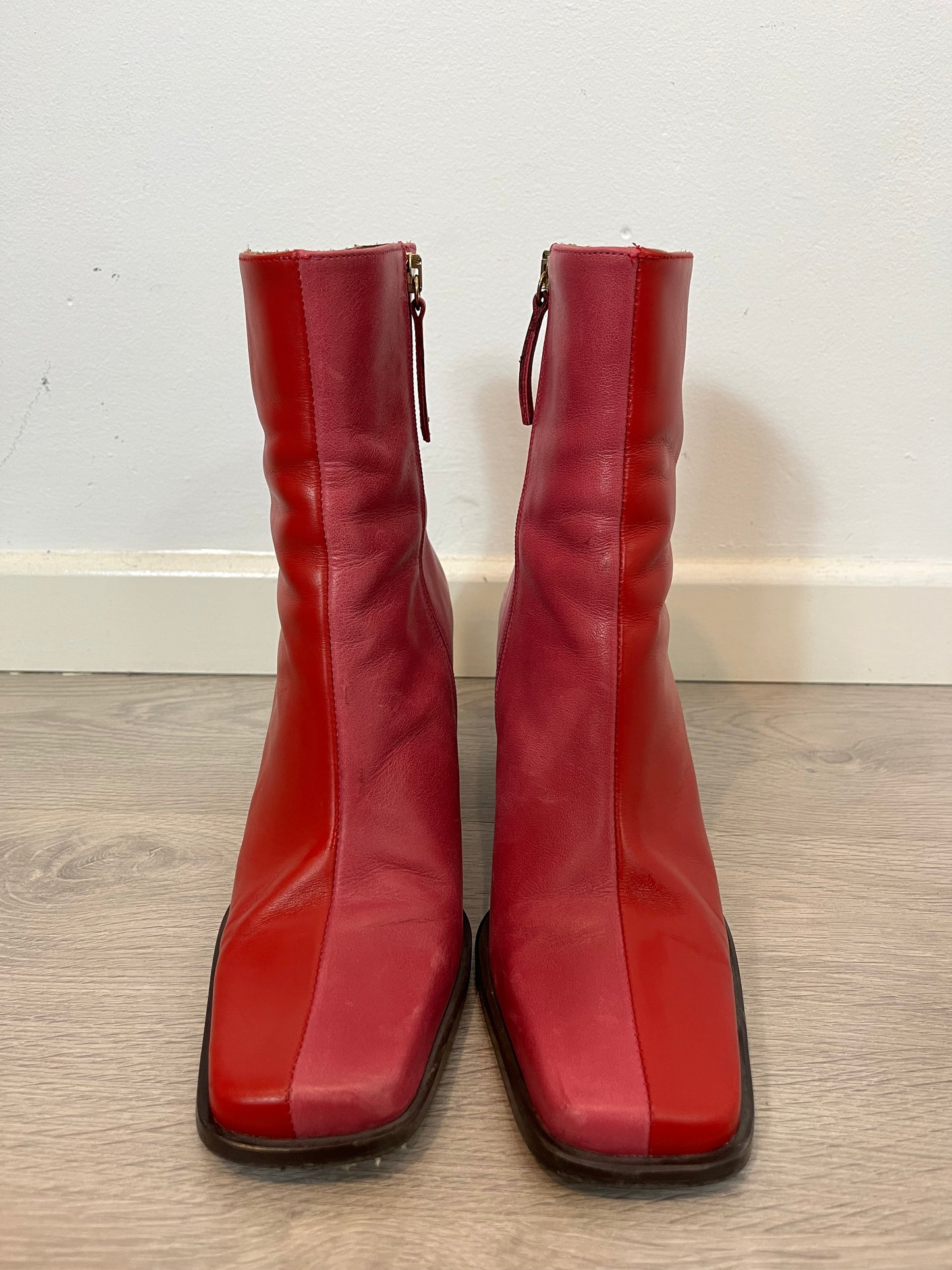 ALOHAS. Botines bicolor piel. T 40