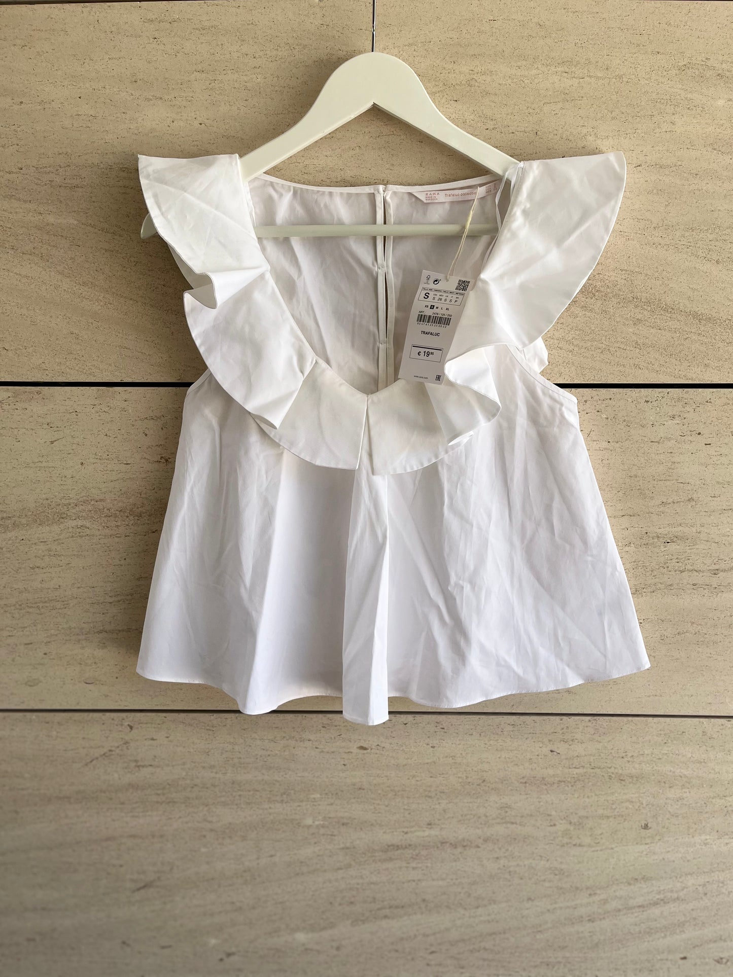ZARA. Top blanco detalle volantes. T S