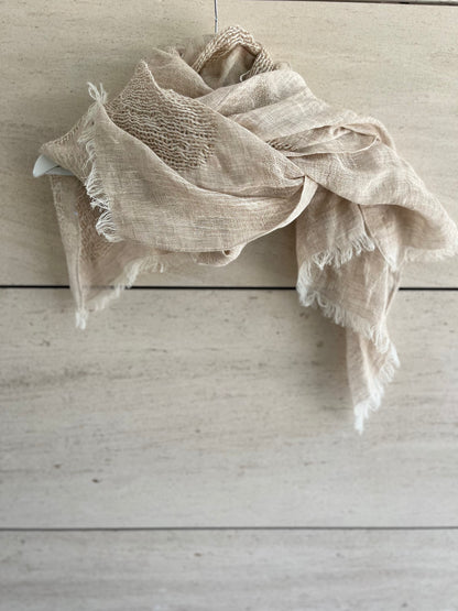 OTRAS. Pañuelo beige lino