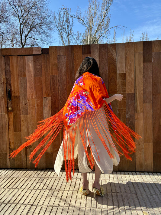 VICTORIO & LUCCHINO. Pañuelo seda flecos