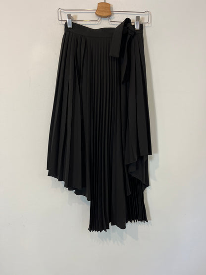 MAJE. Falda negra plisada T.34