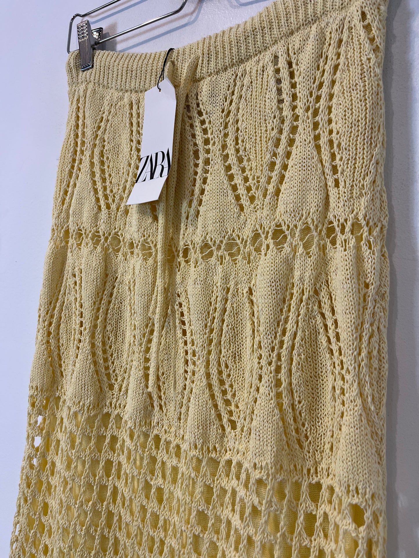 ZARA. Long crochet skirt. TS