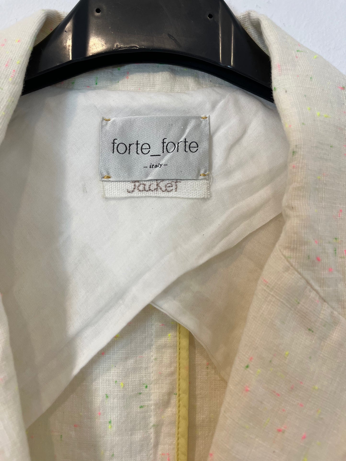 FORTE FORTE. Blazer beige detalle colores T.1 (s)
