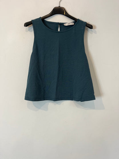 MANGO. Top azul sin mangas. T. M