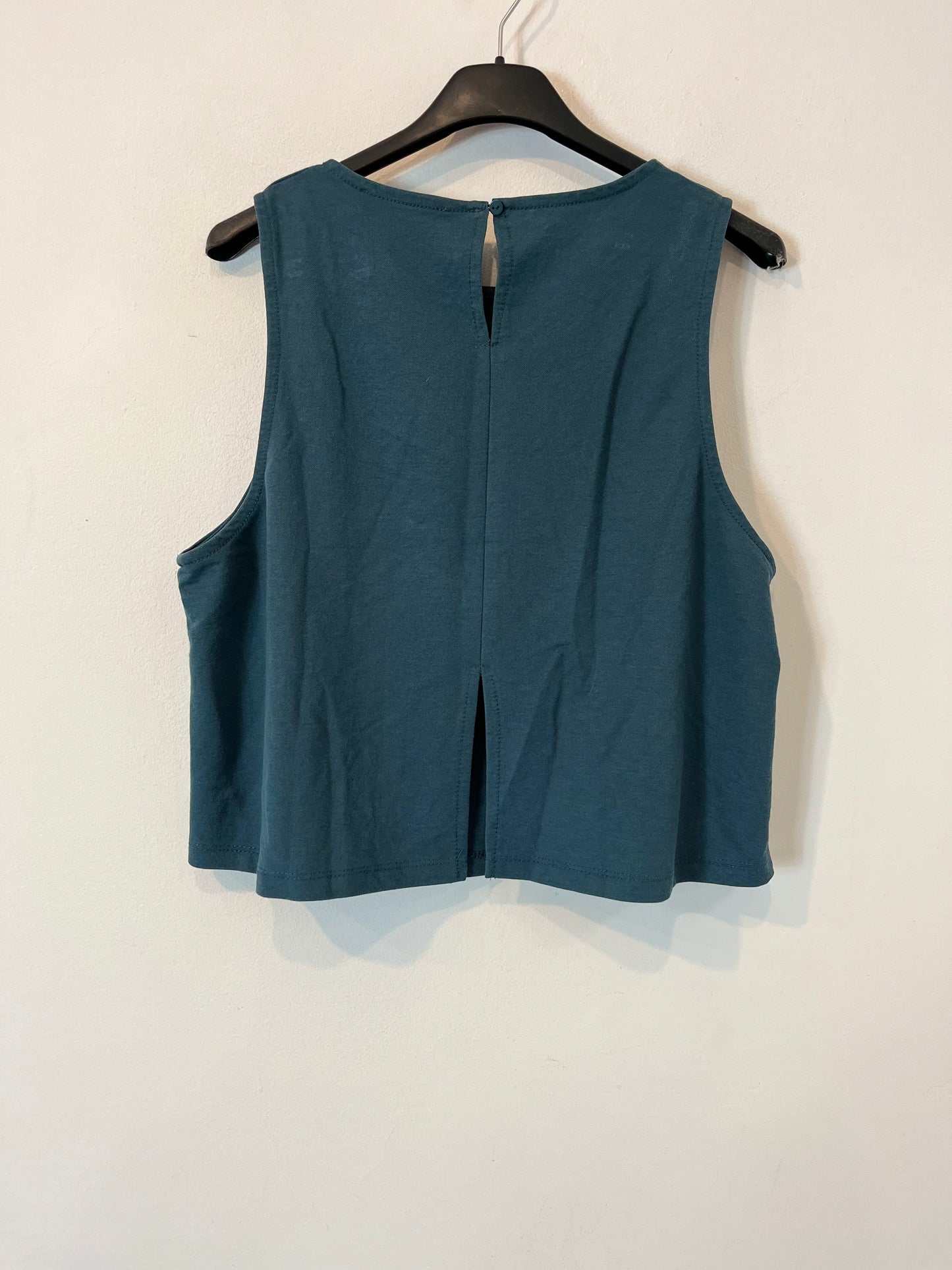 MANGO. Top azul sin mangas. T. M