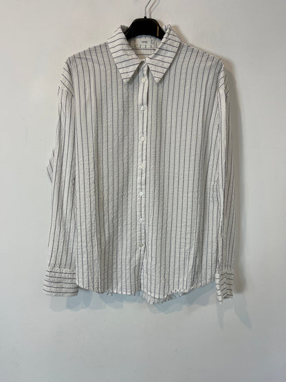 MANGO. Camisa textura rayas. T. S