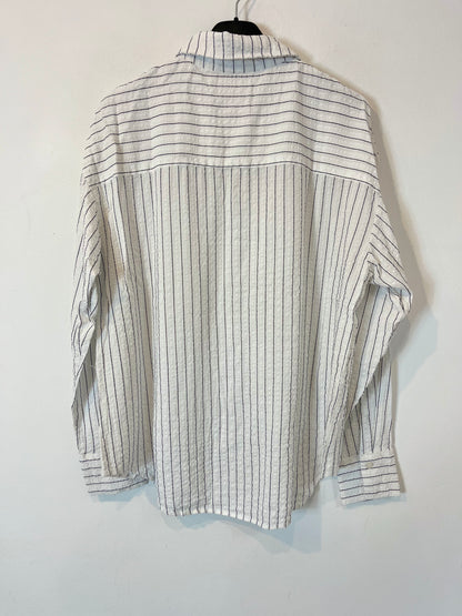 MANGO. Camisa textura rayas. T. S