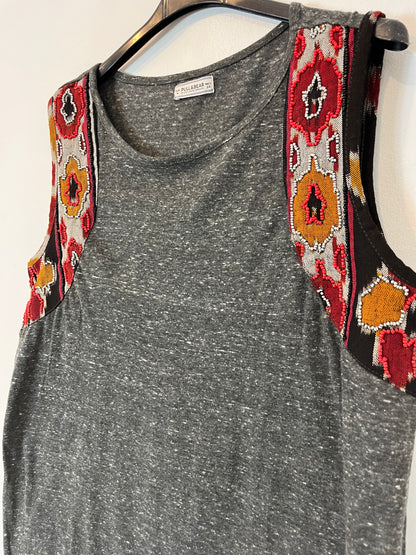 PULL&BEAR. Blusa detalles abalorios. T. M