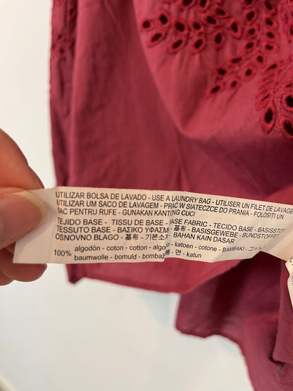 ZARA. Blusa detalles troquelados. T. S