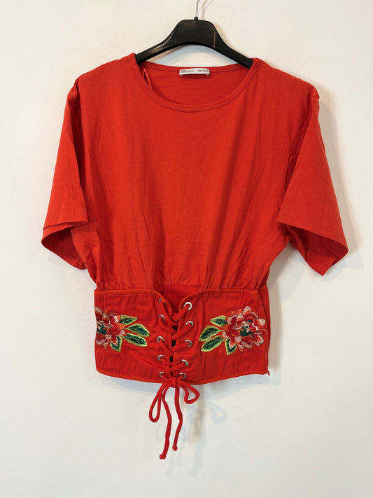 ZARA. Top rojo detalles bordados. T. S