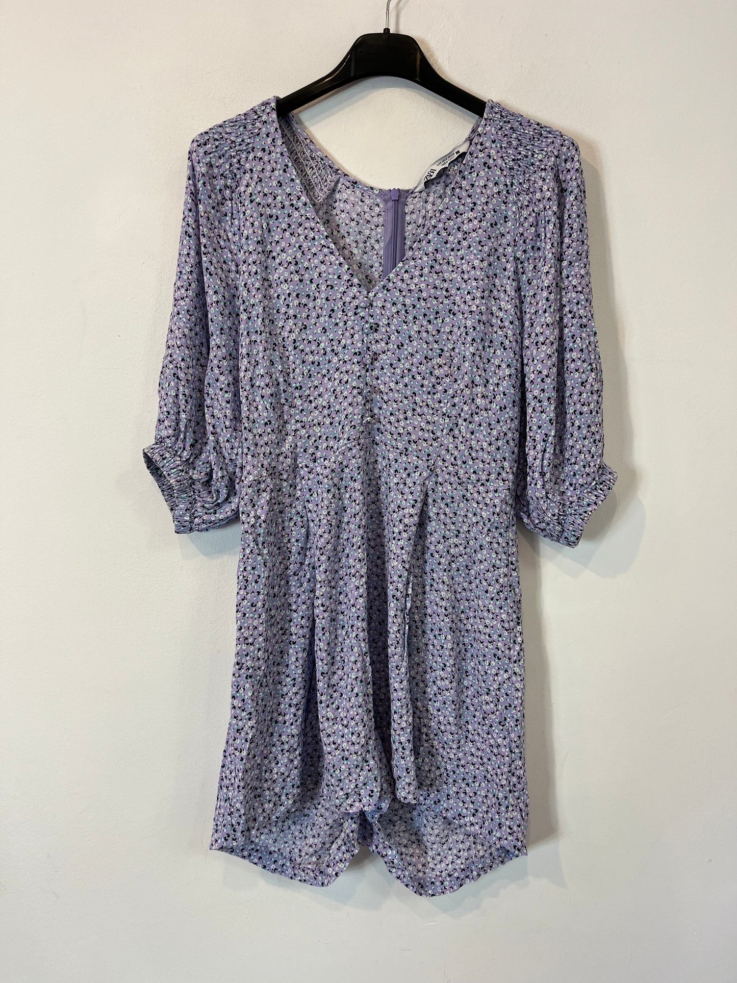 ZARA. Mono corto estampado flores. T. S