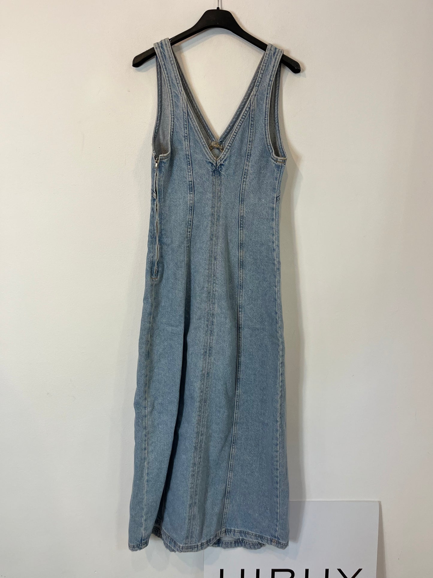 PULL&BEAR. Vestido largo denim. T. XS